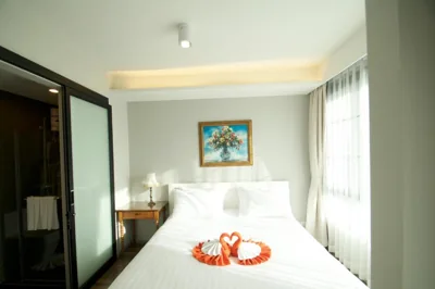6th Avenue Surin Beach - Official Account – Foto 6