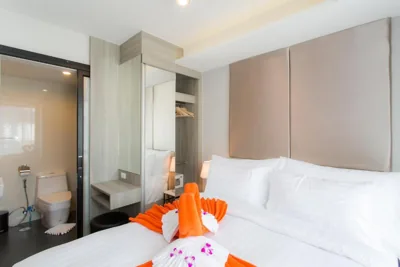 6th Avenue Surin Beach - Official Account – Foto 12